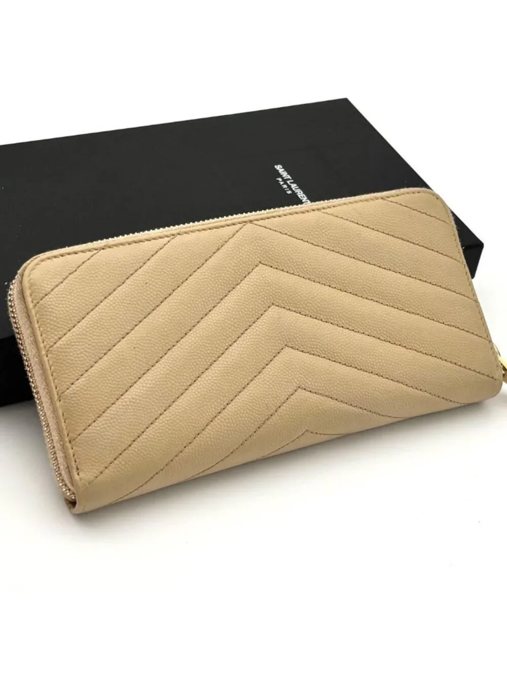 ★SOLD★ Saint Laurent Stitch Beige Leather Zip Around Wallet - Picture 2 of 10